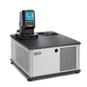 Brookfield TC-550 water bath, offering large-capacity heating and cooling for research and industrial laboratory applications.